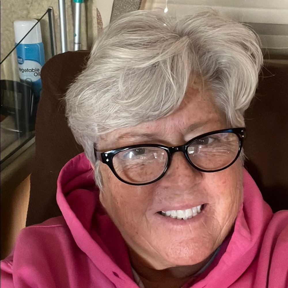 Meet your Posher, Pamela